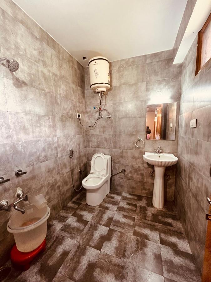 Hotel Hollywood - Top Rated & Most Awarded Property In Manali Zewnętrze zdjęcie