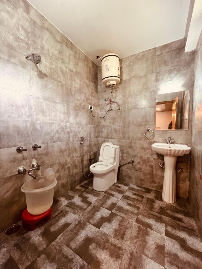 Hotel Hollywood - Top Rated & Most Awarded Property In Manali Zewnętrze zdjęcie