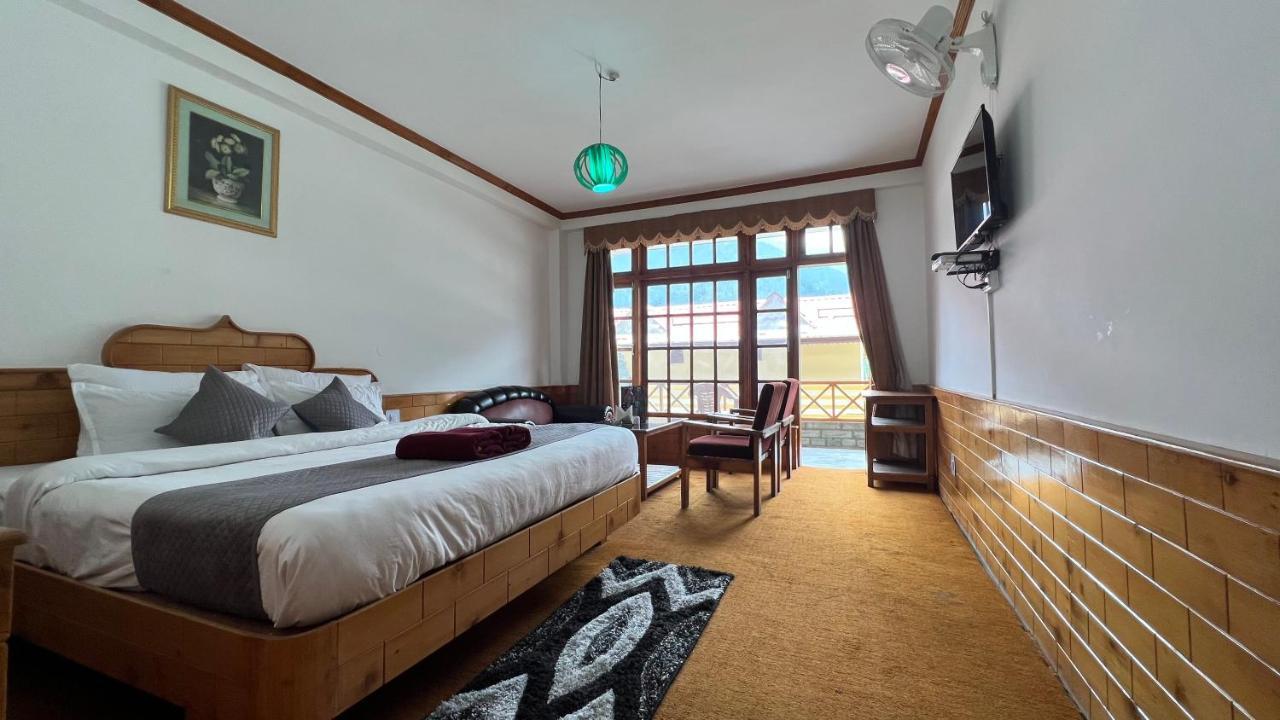 Hotel Hollywood - Top Rated & Most Awarded Property In Manali Zewnętrze zdjęcie