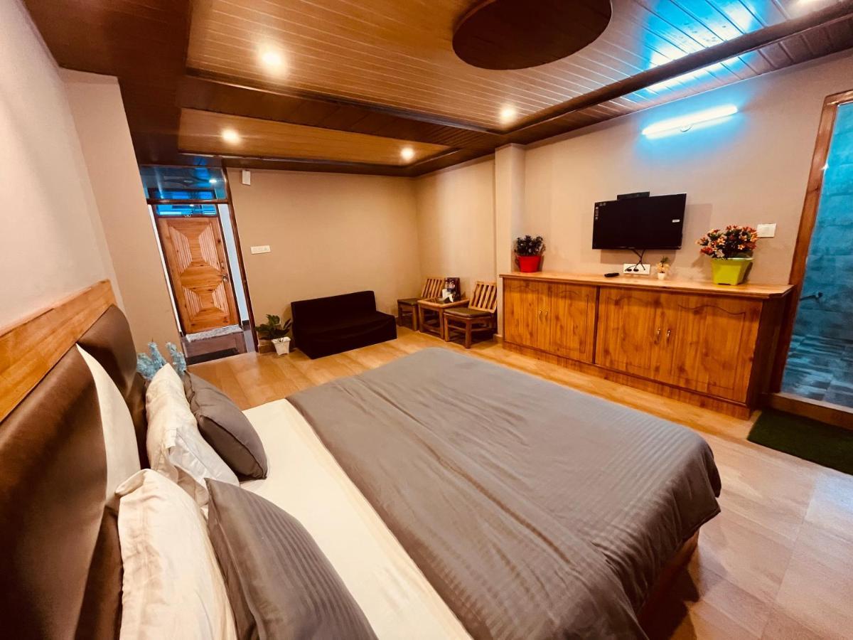 Hotel Hollywood - Top Rated & Most Awarded Property In Manali Zewnętrze zdjęcie